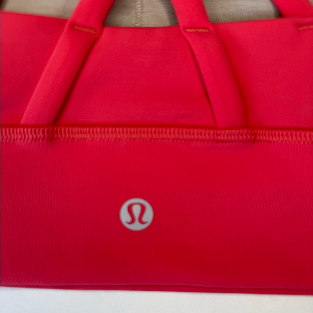 Lululemon size 6 Energy Sports Bra - Picture 3 of 5